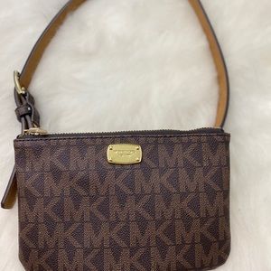 Micheal Kors Belt Bag🤎